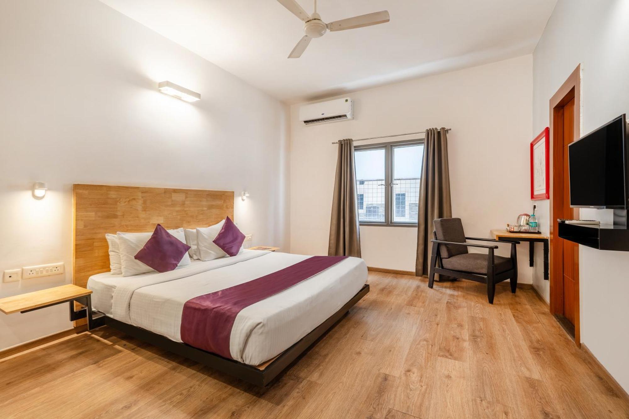 Monday Hotels Hitec City Hyderabad Eksteriør billede