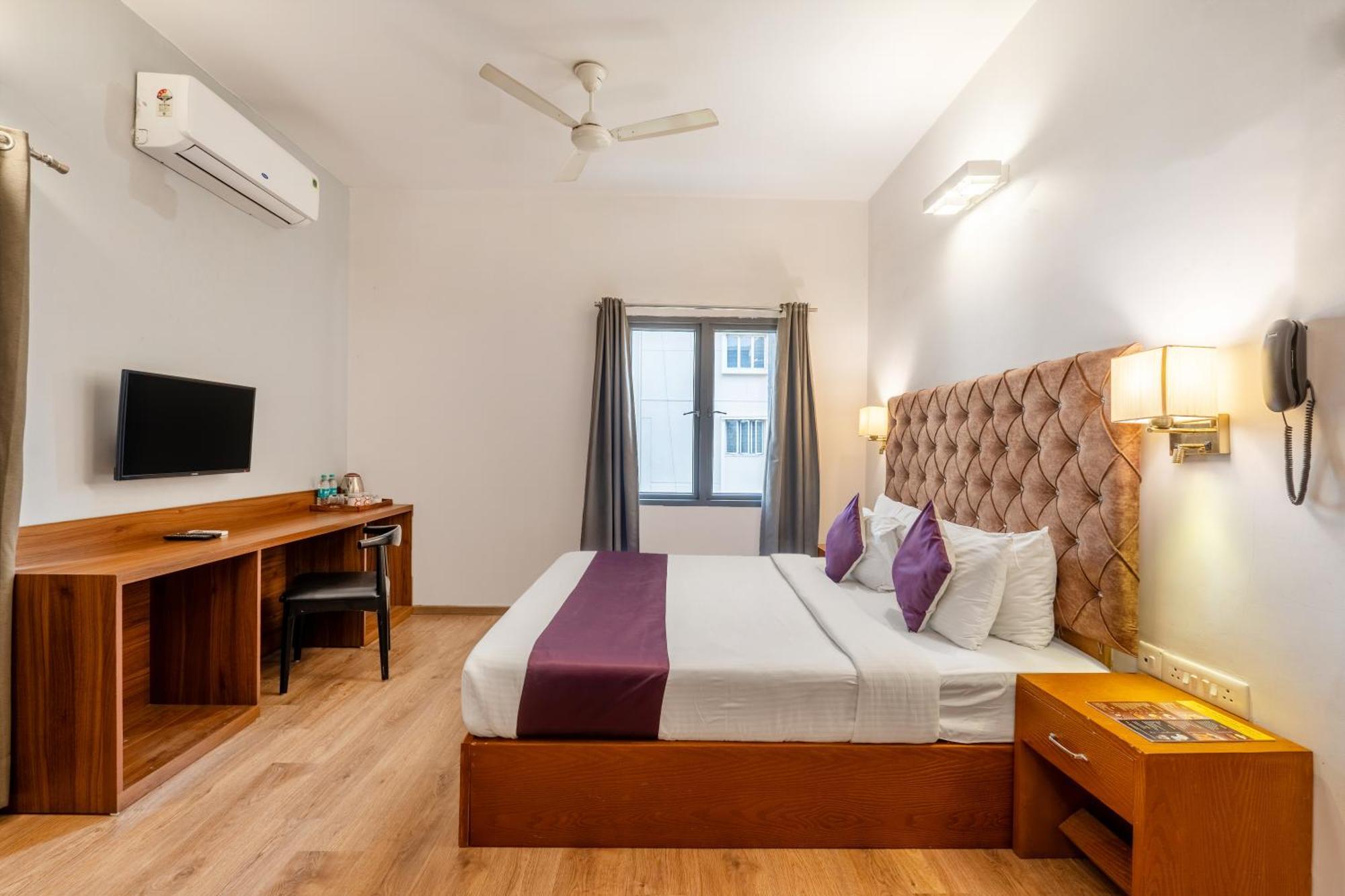 Monday Hotels Hitec City Hyderabad Eksteriør billede