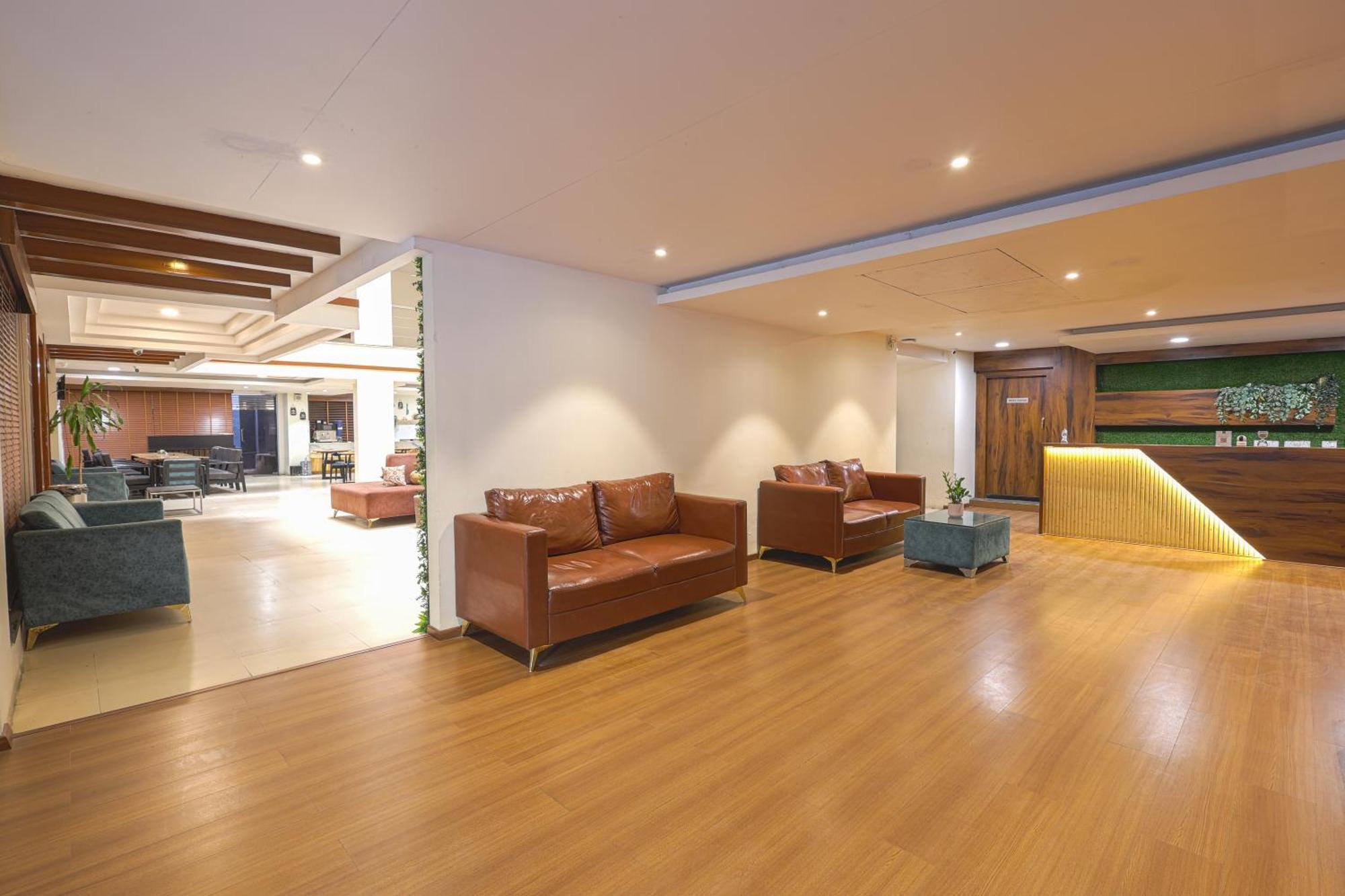 Monday Hotels Hitec City Hyderabad Eksteriør billede